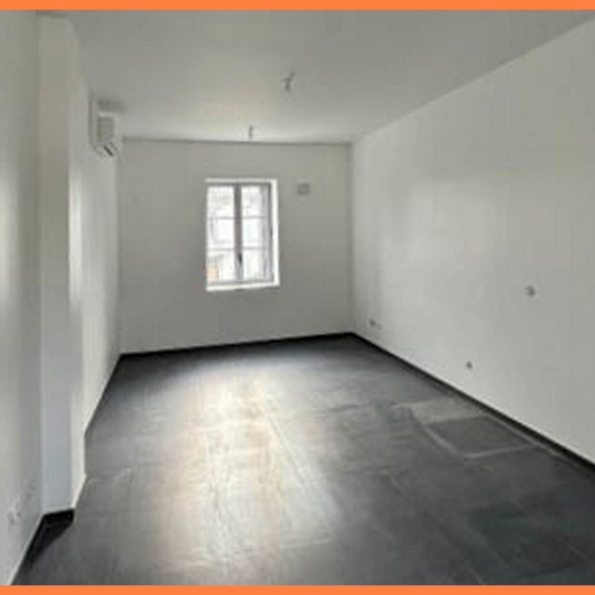  LOGI-C : Local / Bureau | MONTLUEL (01120) | 30 m2 | 105 000 € 