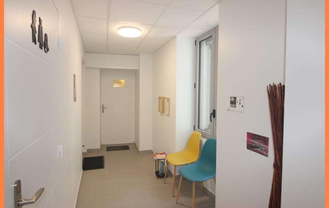 LOGI-C : Local / Bureau | MONTLUEL (01120) | 30 m2 | 105 000 € 