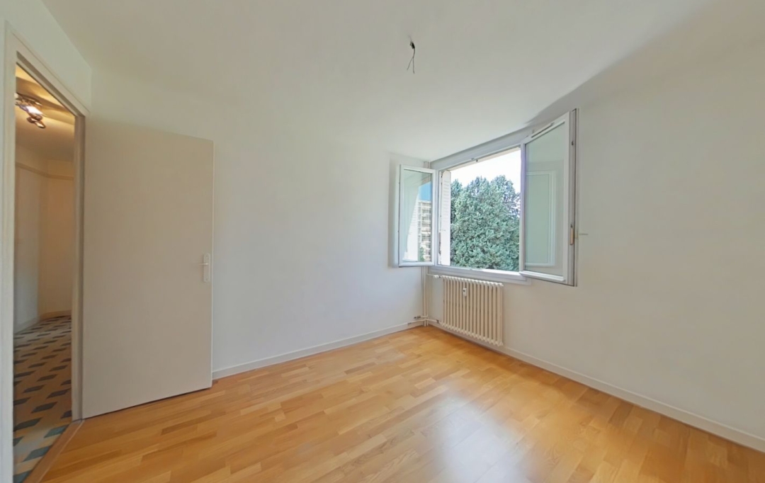 LOGI-C : Appartement | CALUIRE-ET-CUIRE (69300) | 58 m2 | 895 € 